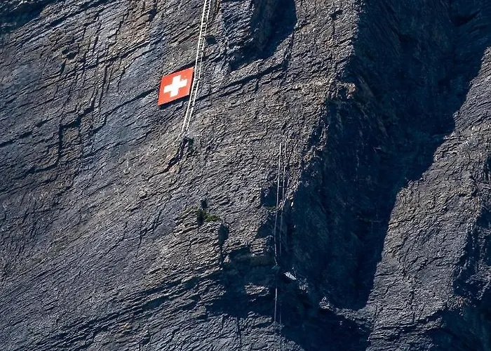 Goliath 아파트 로이커바드